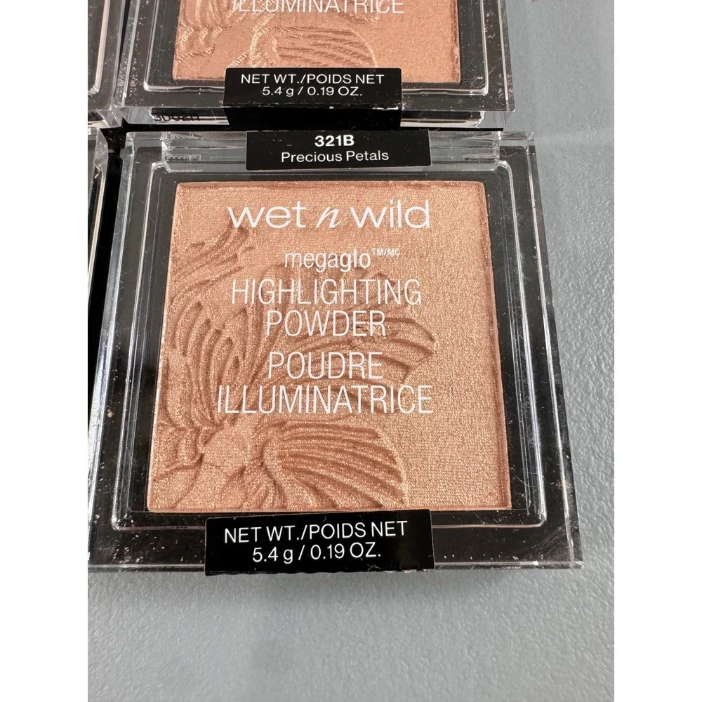 Wet n Wild Highlighting Powder Women 0.19oz Pink Gold Good Precious Petals 321B